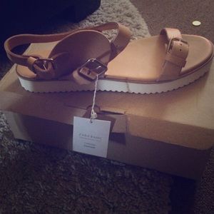 New ( never been worn)