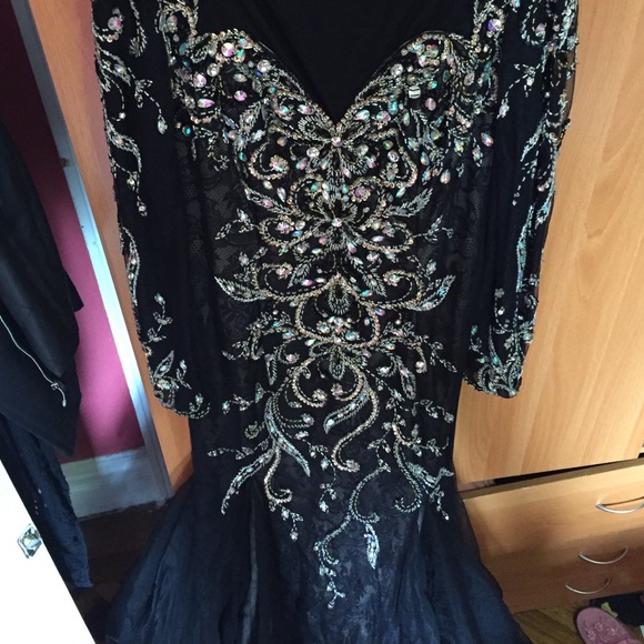 Dress - Picture 3 of 4