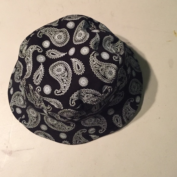 Bandana bucket hat