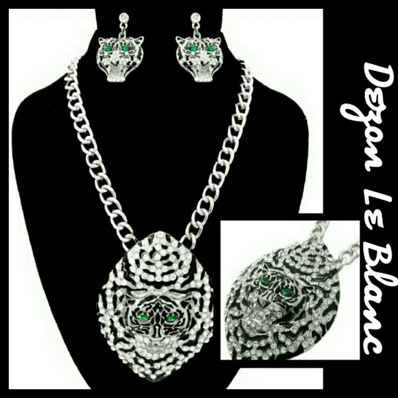 Tiger Fashion Necklace Set NWT