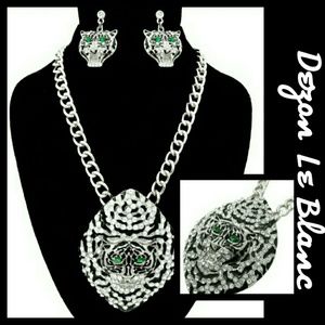 Tiger Fashion Necklace Set NWT