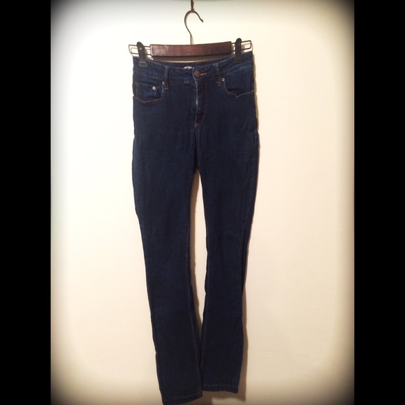 BDG high waisted skinny legged jeans
