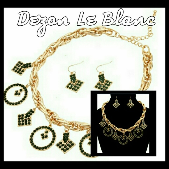 Gold with green stones Necklace Set