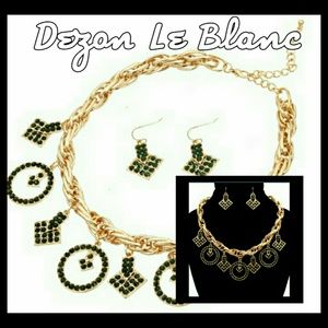 Gold with green stones Necklace Set