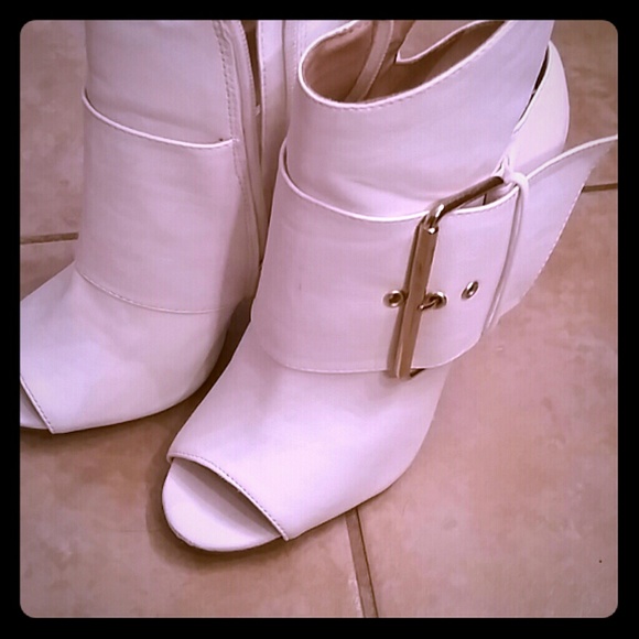 For @luxuryc Gorgeous white booties