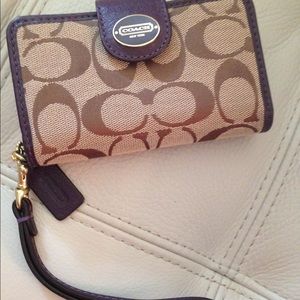 IPhone 5,5c wristlets/wallet case