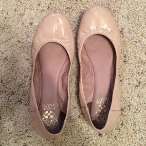 Vince Camuto nude flats