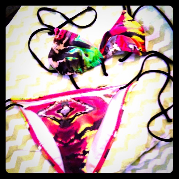 Roxy tie die bikini
