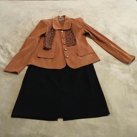 Sag Harbour suede style suit