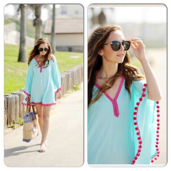 ❗️SOLD OUT❗️Gorgeous Pom-Pom Beach Top - Picture 4 of 4