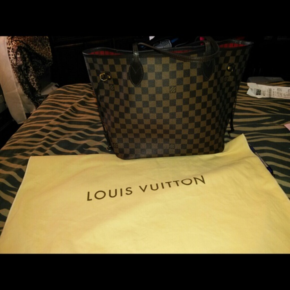 LOUIS VUITTON