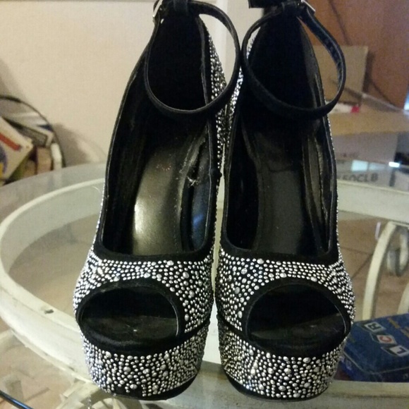 Black and silver wedges - Picture 2 of 3