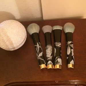 Sold on 🅿️🅿️Sonia kashuk brush set