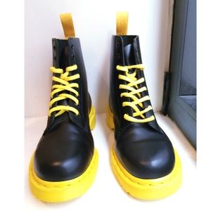 🚫SOLD!🚫 Dr. Martens Pascal Boots