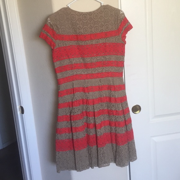 BCBG maxarzria drop waist lace dress - Picture 3 of 4