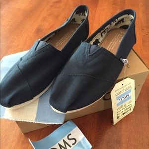 Toms shoes NWT size 6