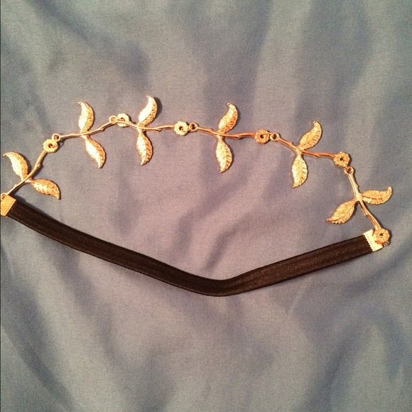 Grecian style gold leaf headband. - Picture 3 of 3