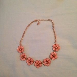 Forever 21 flower necklace