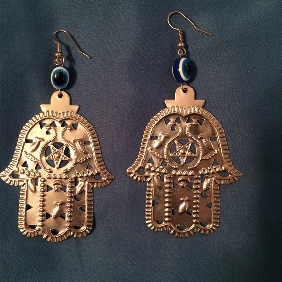 Hamsa earrings with evil eye detail. - Picture 1 of 2