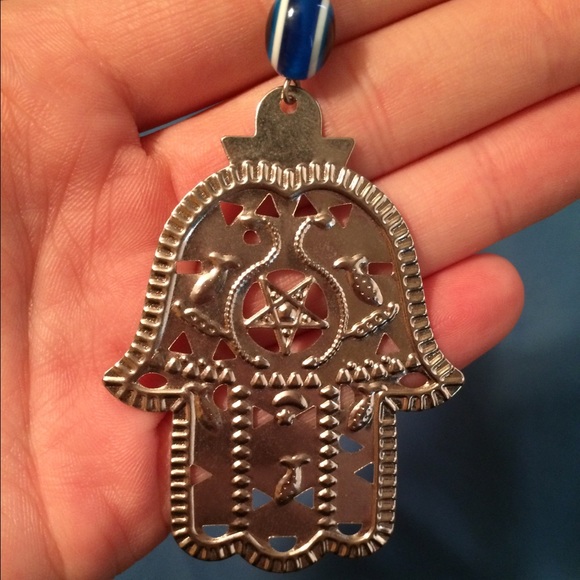 Hamsa earrings with evil eye detail. - Picture 2 of 2