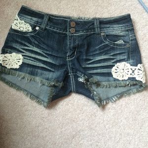 Jean shorts with design