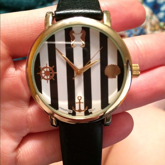 Black and white striped watch. - Picture 2 of 3