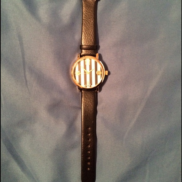Black and white striped watch. - Picture 3 of 3