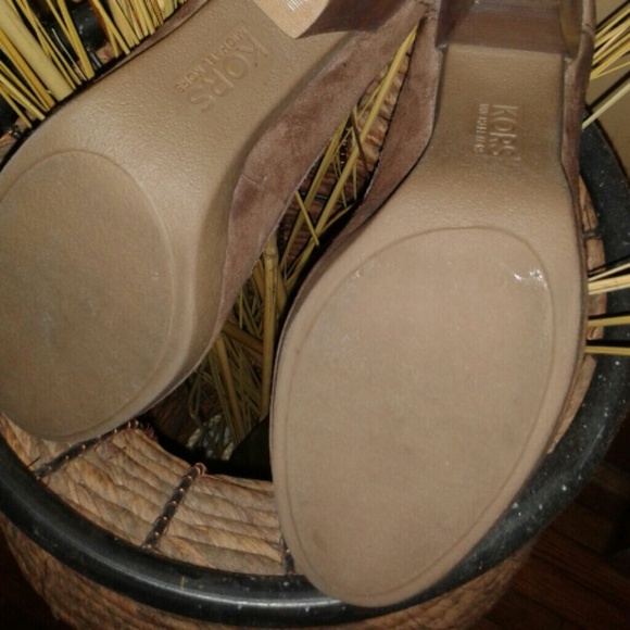 Michael Kors Platform Heels *Chocolate* NWOB - Picture 3 of 4