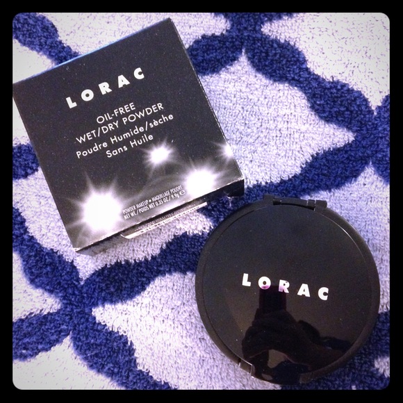 LORAC OIL FREE WET/DRY POWDER