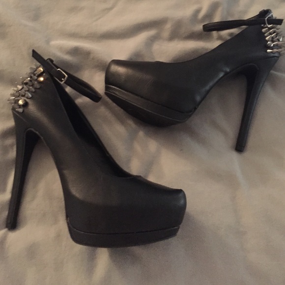 Bakers spiked heels