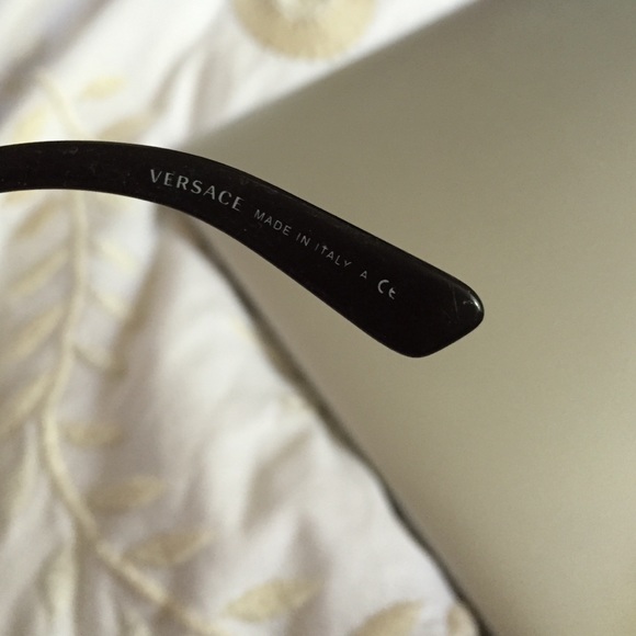 VERSACE SHADEs - Picture 4 of 4