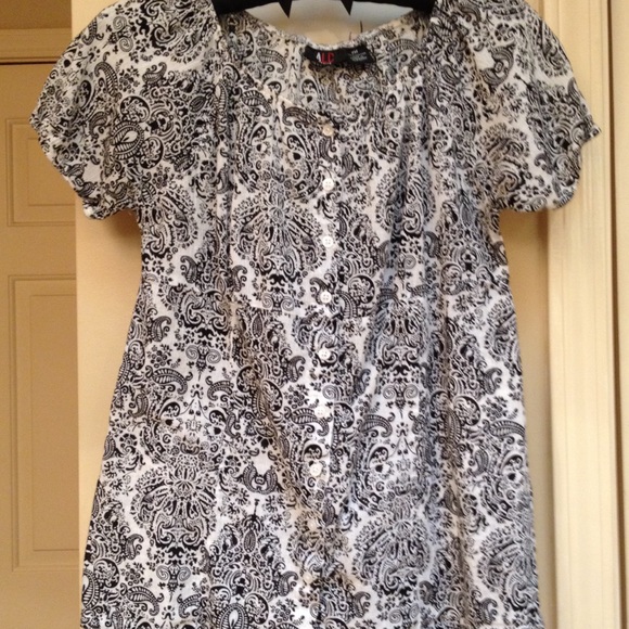  Baroque pattern blouse - Picture 2 of 4