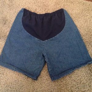 Maternity shorts