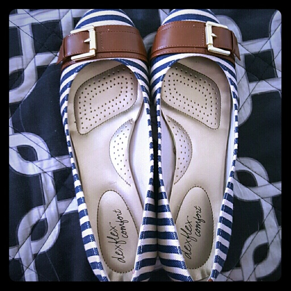 Striped wedges with buckle accent