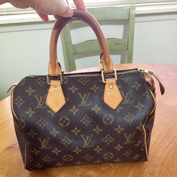 SOLD Authentic Speedy 25 Monogram