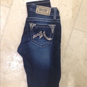 Miss Me dark wash skinny jeans!