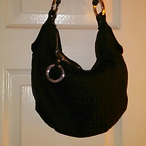 here is some more pictures of the Fendi bag hope i