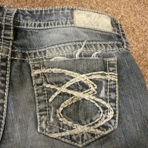 *Silver Jeans Lola 17" Straight