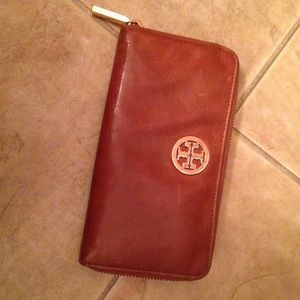 Tory Burch Veg Tan Continental wallet