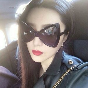 Big bow sunnies