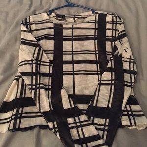 Black and white cropped top