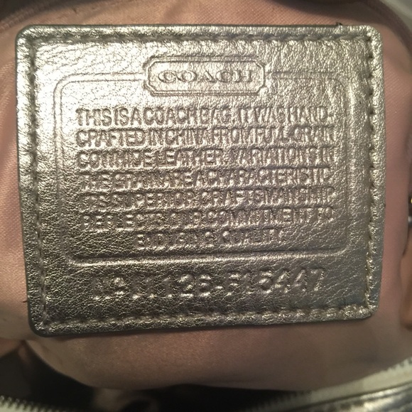 Auth Coach Madison. Cheaper on Ⓜ️ercari WILL TRADE - Picture 2 of 4