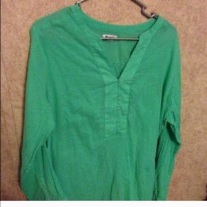 Bundle - green shirt white pants