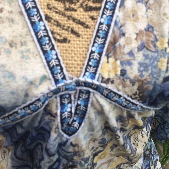 Blouse - Picture 2 of 4