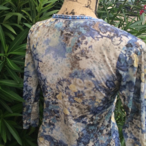 Blouse - Picture 3 of 4