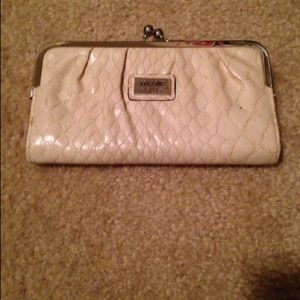 Nicole Wallet
