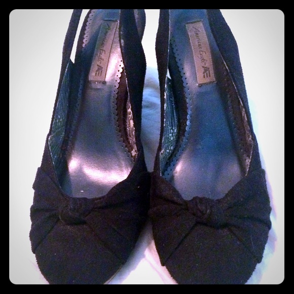 AMERICAN EAGLE WEDGES!!