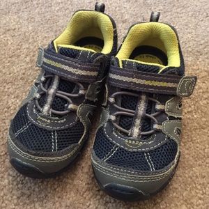 Stride Rite boys shoes 7xw great condition