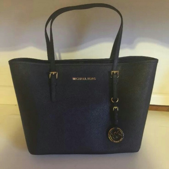 Micheal Kors jet set black small tote NWT