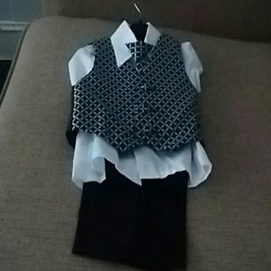 Infant three peice suit with tie